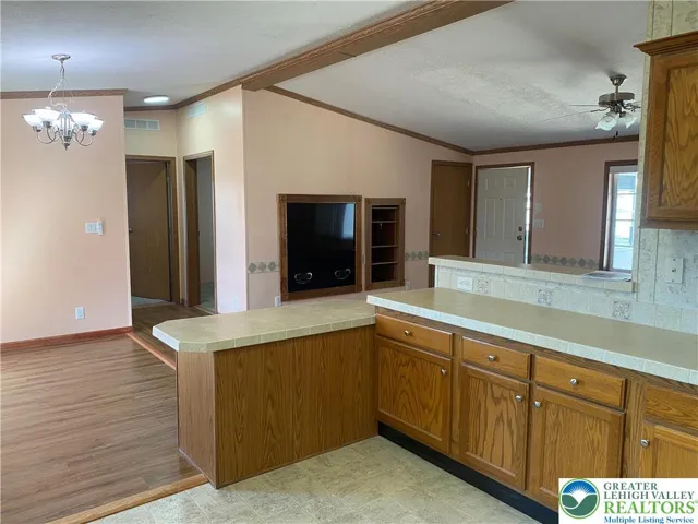 Perfect space for entertaining & snacking