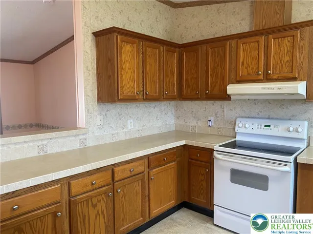 Abundance of cabinets ~ 12 X13
