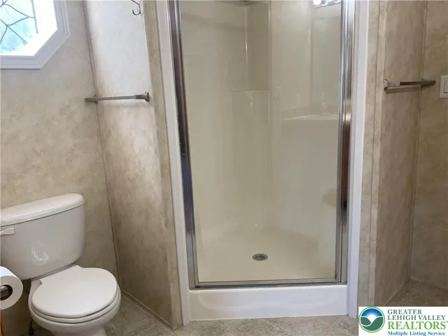 Primary bathroom ~ 6 x 10