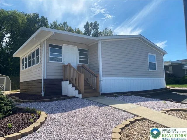 2002 Double wide ~1,772 Sf