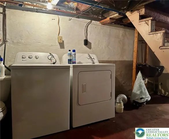 Washer & dryer included