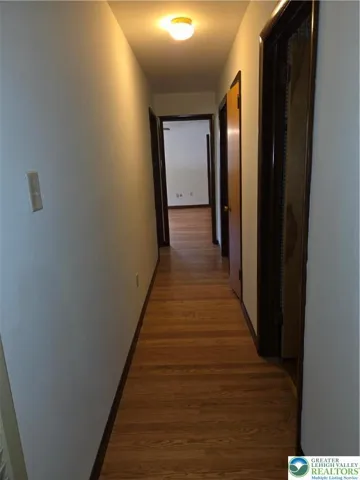 hall to beds and bathroom