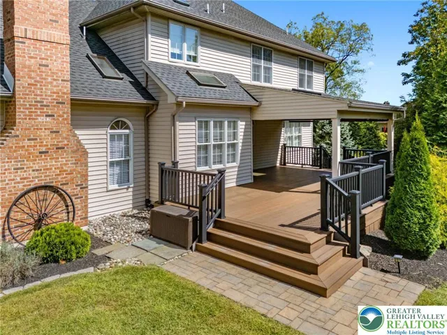 Back of house - deck