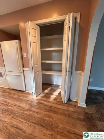 Kitchen pantry