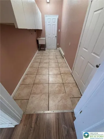 Utility/laundry hookup