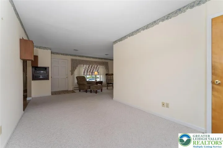 Flex room/office area