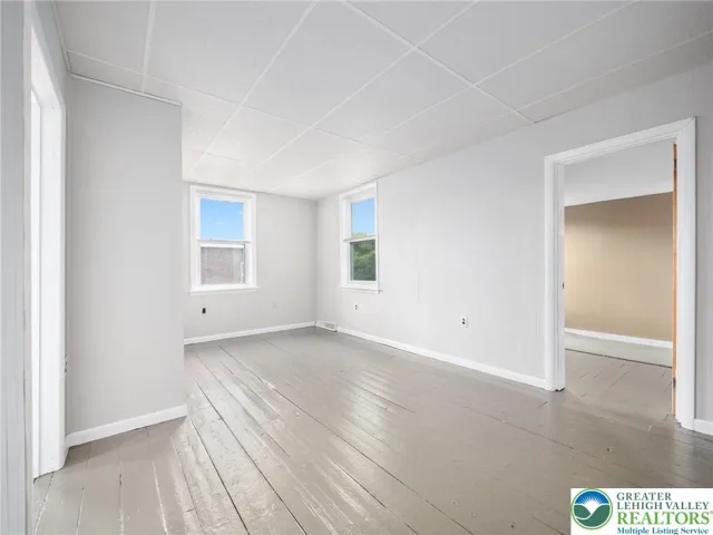 2nd Floor Sitting Area/office