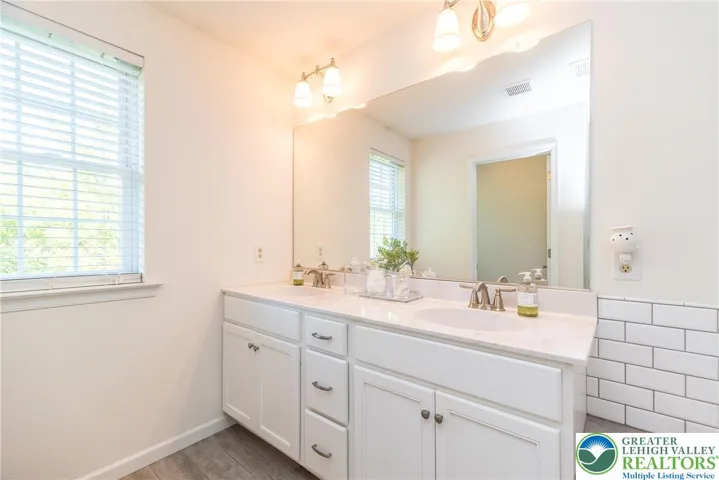 Double vanity