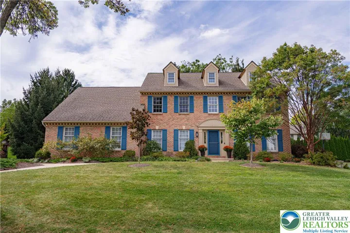 Curb appeal on a cul de sac street