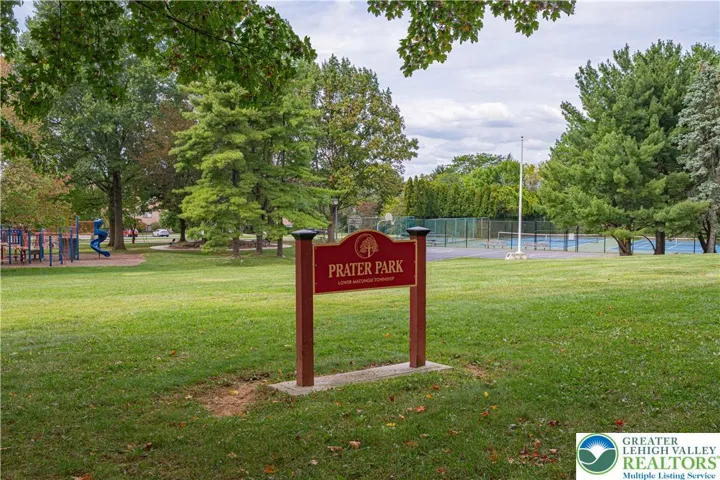 Walk to Prater Park!