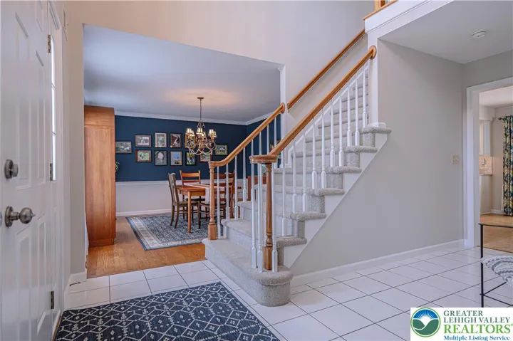 2-story Foyer