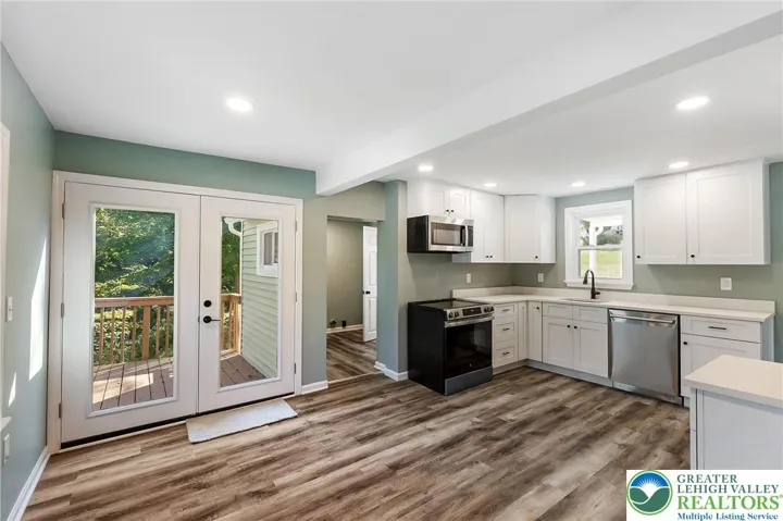 Open and bright floor plan