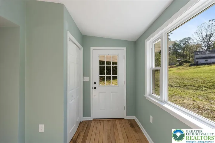 Bright foyer!
