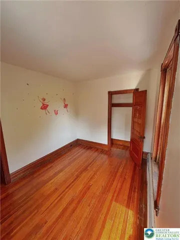 second floor Second bedroom