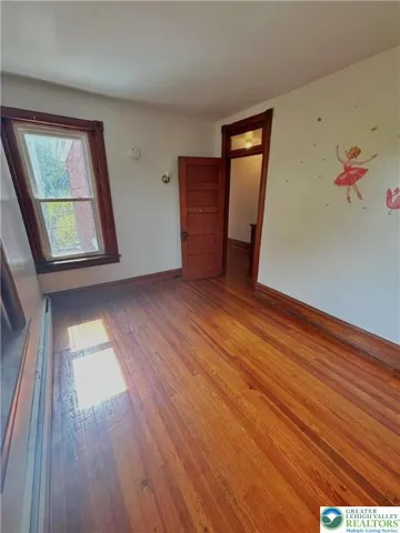 second floor Second bedroom