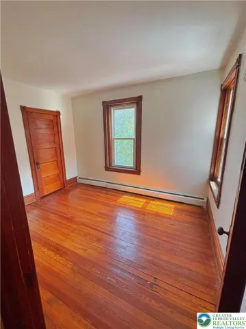second floor Second bedroom