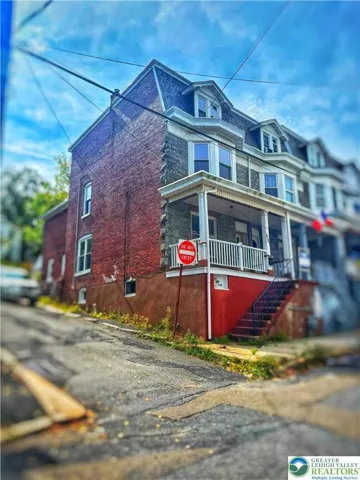 Side/front house