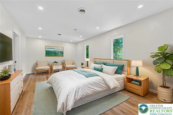 Virtually staged Masted bedroom