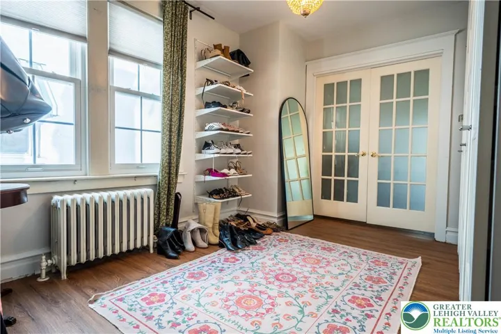 Walk-in Closet