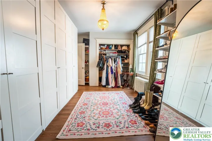 Walk-in Closet