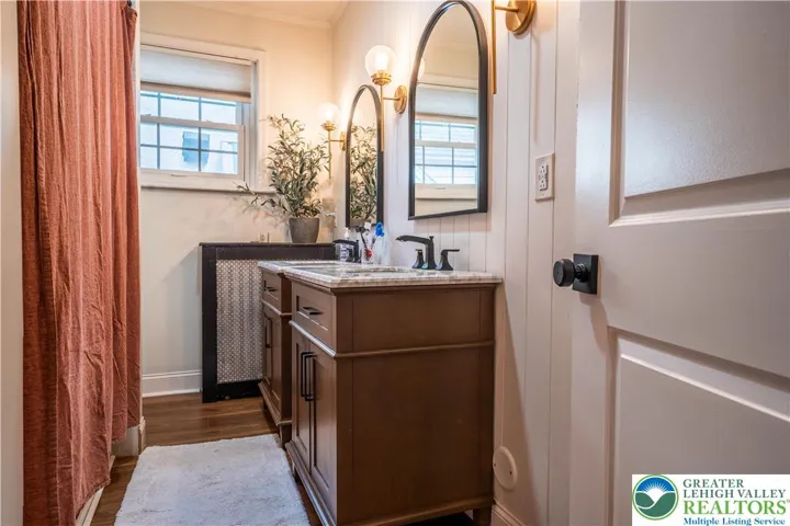 2nd Floor Bathroom
