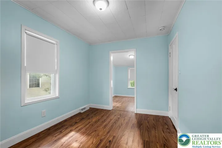 Bedroom 1 w/ sitting room