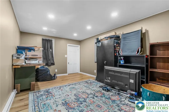 Finished Garage / home office