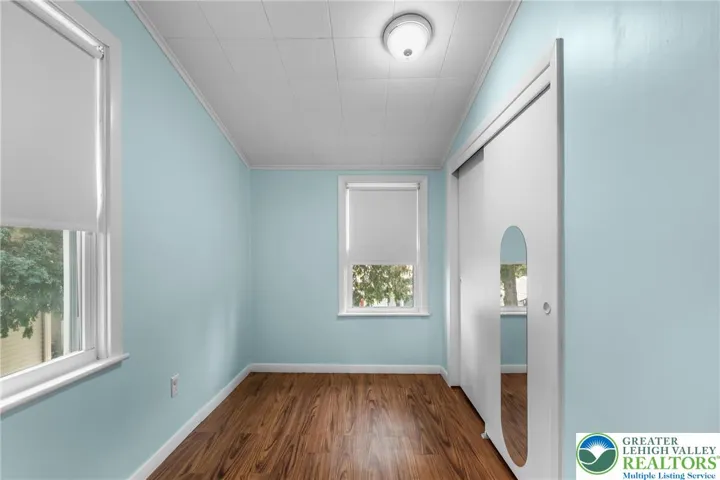 Sitting room or 2nd Bedroom