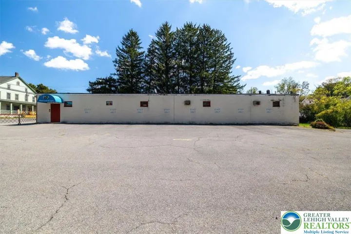 Welcome to 2241 Ridge Rd, filled with all sort of potentials!