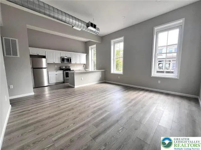 Open Concept LV & Kitchen