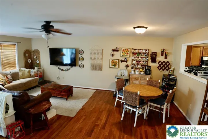 Living Room/ Dining Area