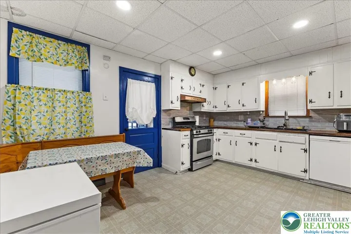 Eat in Kitchen