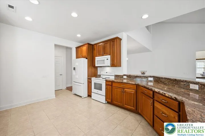 Kitchen, Granite, recessed lights