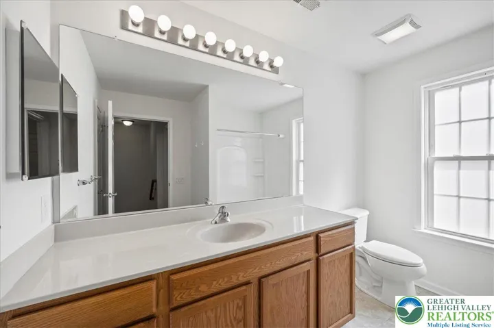 2nd Floor Full Bath