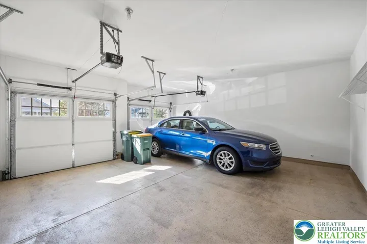 Oversized 2 car garage