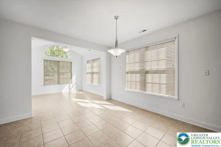 Eat-in Dining Area