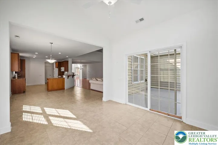 Bright, All Season Room
