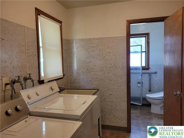 Laundry/full bath