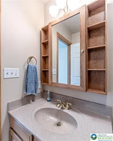 Full Bathroom #1