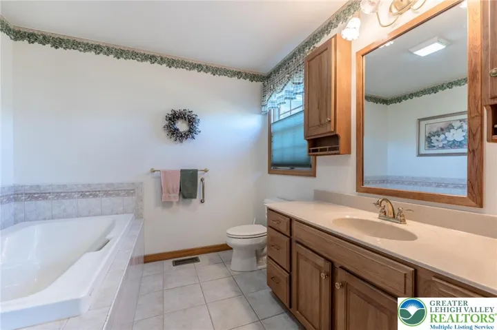 Full Bathroom #1