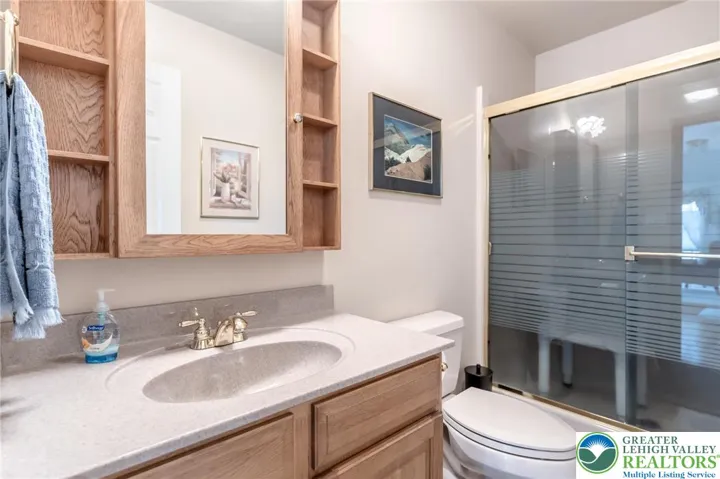 Full Bathroom #2