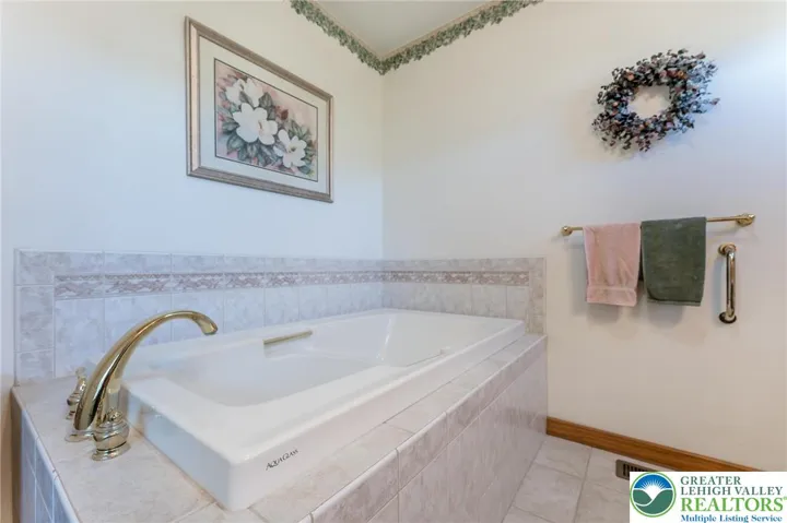 Full Bathroom #1