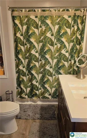 MAIN BATHROOM