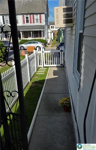 SIDE SIDE WALK