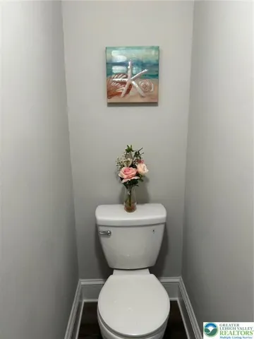 1/2 bath 1st fl.