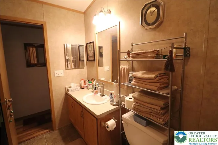 2nd Bathroom