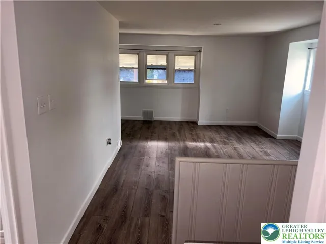 2nd floor Living room