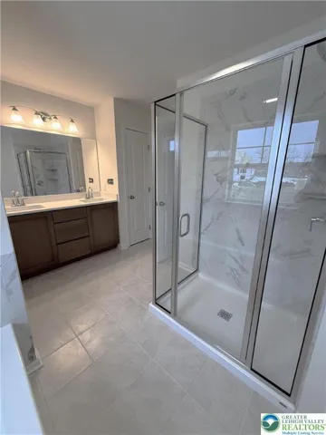 Owner's Bath Shower