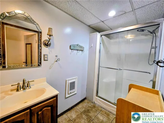 Bathroom 2nd floor
