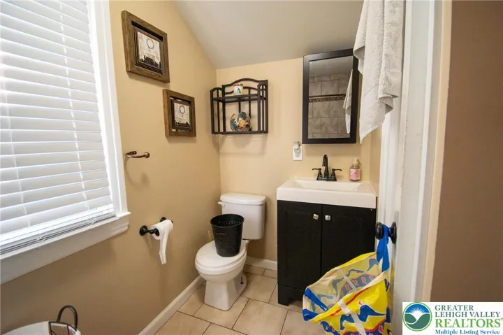 Full Bathroom, 2nd Floor